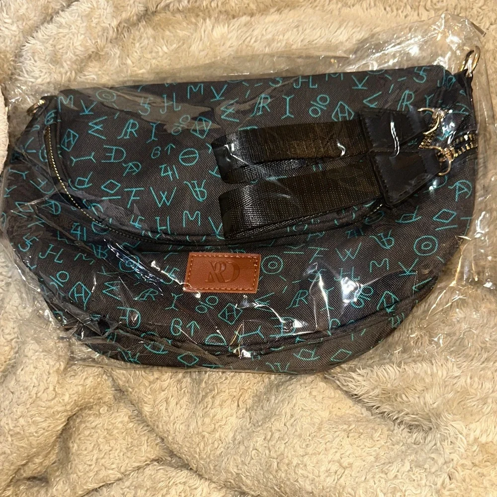 RD Teal and Black Crossbody Bag - Picture 3 of 3